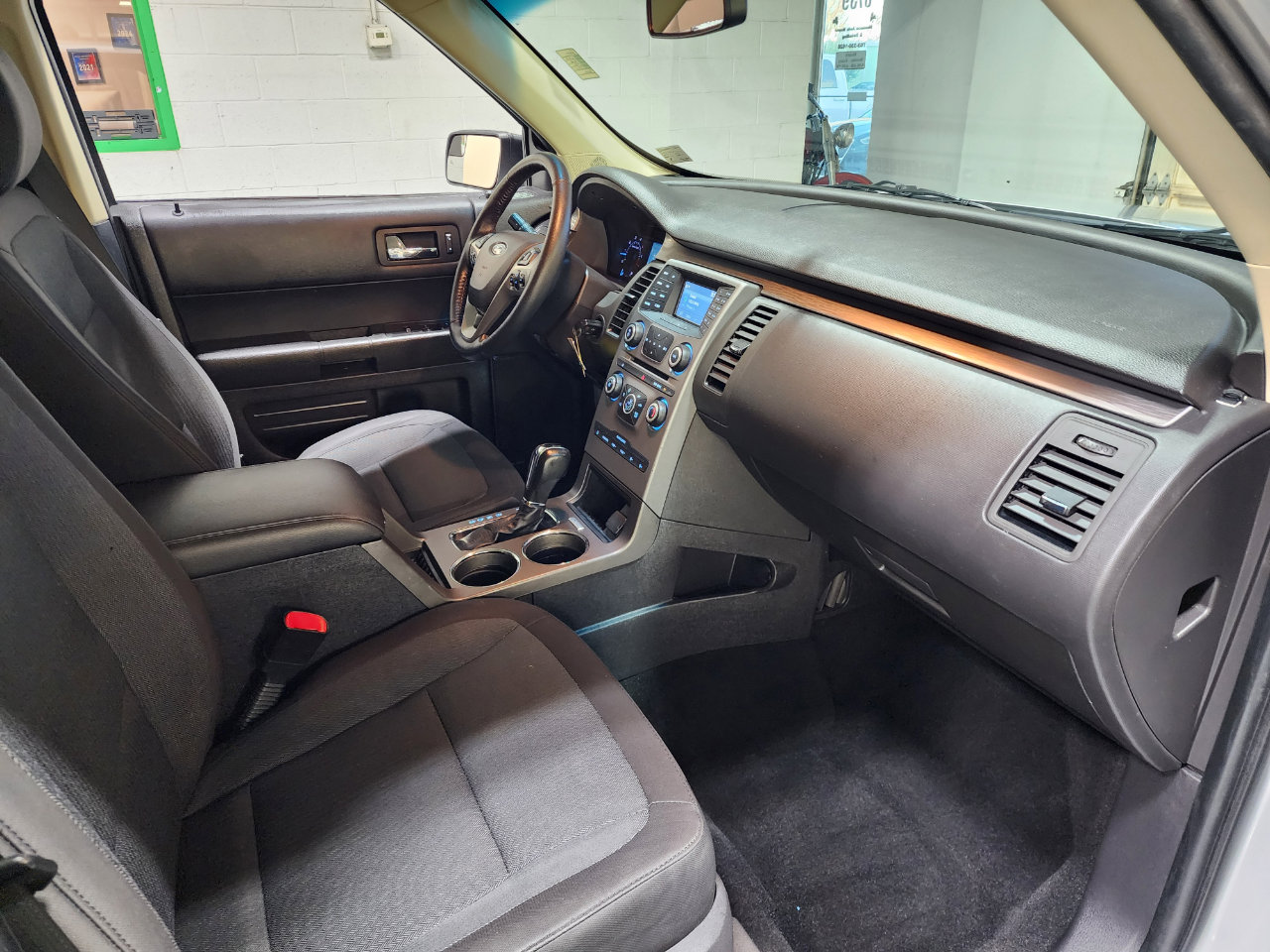 Used 2019 Ford Flex SE image 27