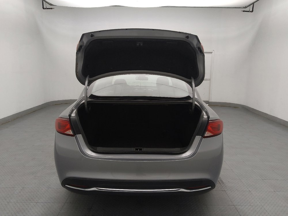 Used 2015 Chrysler 200 Limited FWD image 29