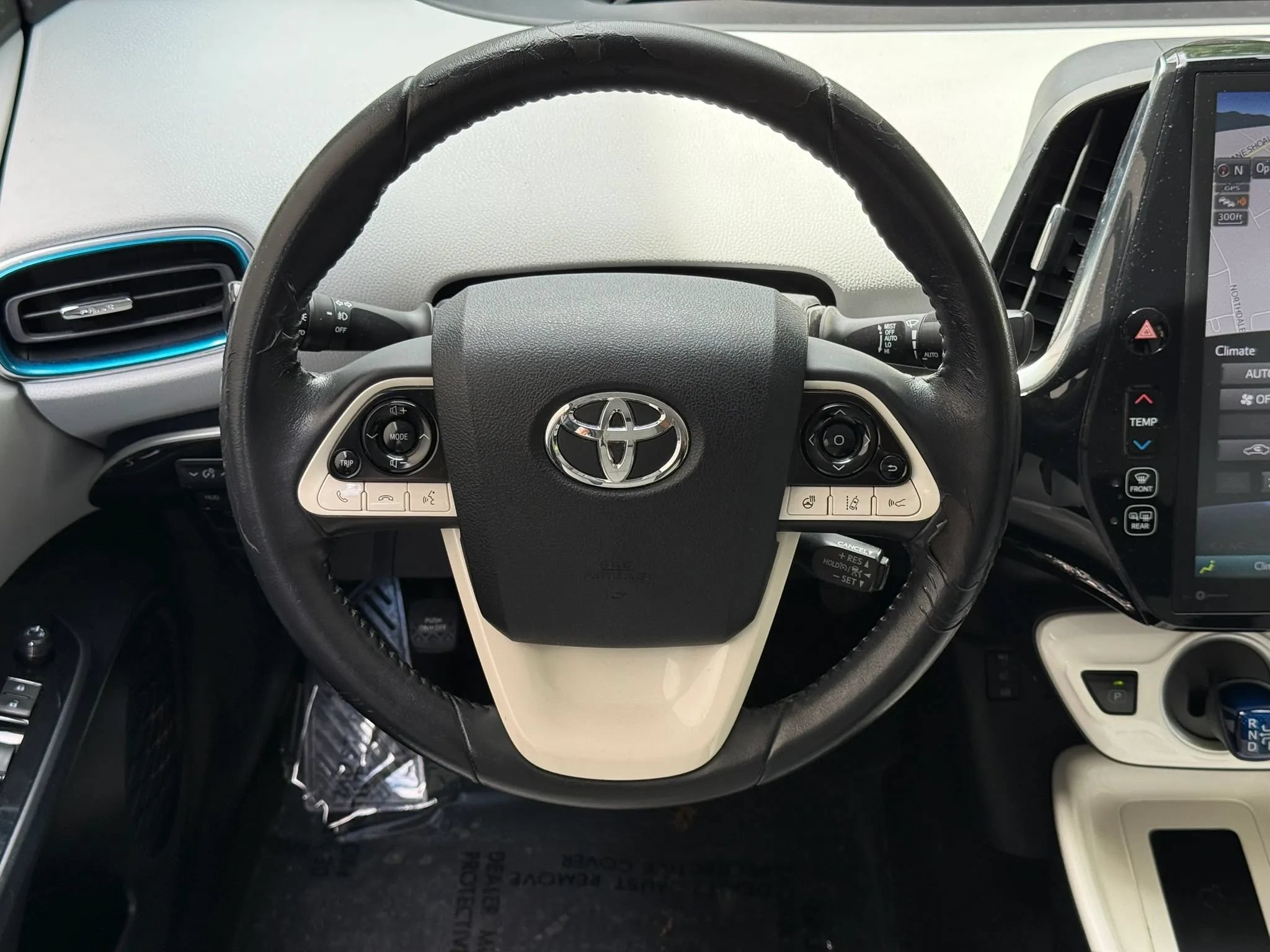 Used 2017 Toyota Prius Prime Advanced FWD image 17