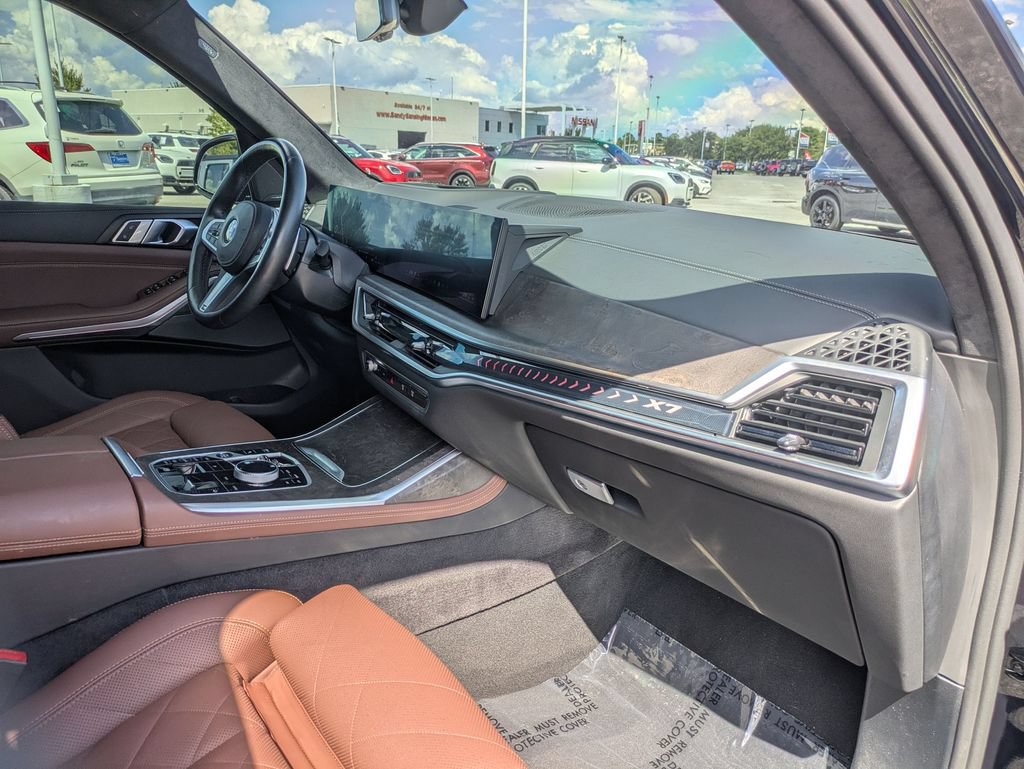 Used 2026 BMW X7 xDrive40i w/ Executive Package AWD/4WD image 28