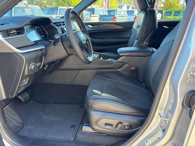 New 2025 Jeep Grand Cherokee L Altitude AWD/4WD image 6