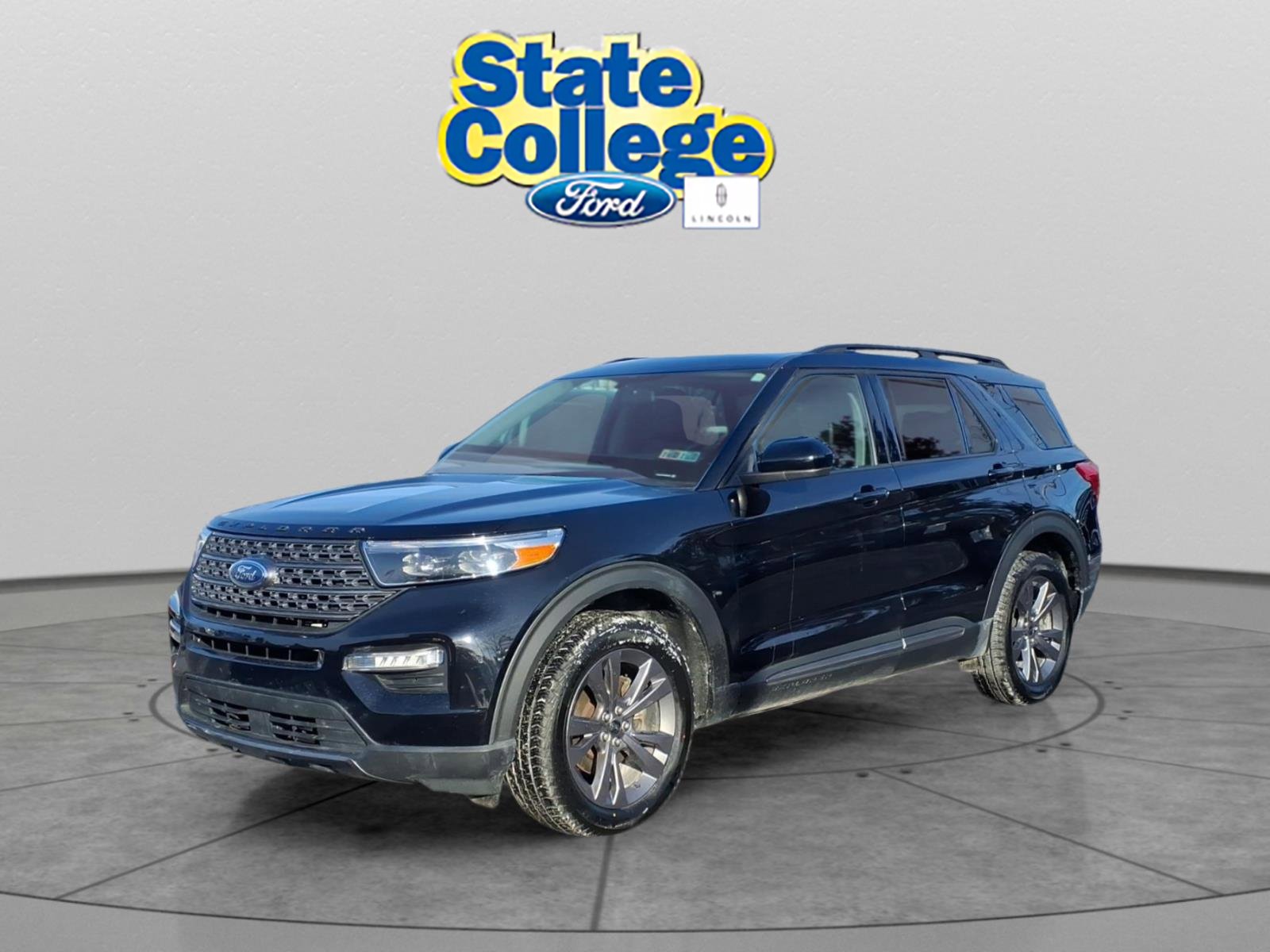 Used 2023 Ford Explorer XLT w/ Equipment Group 202A image 1