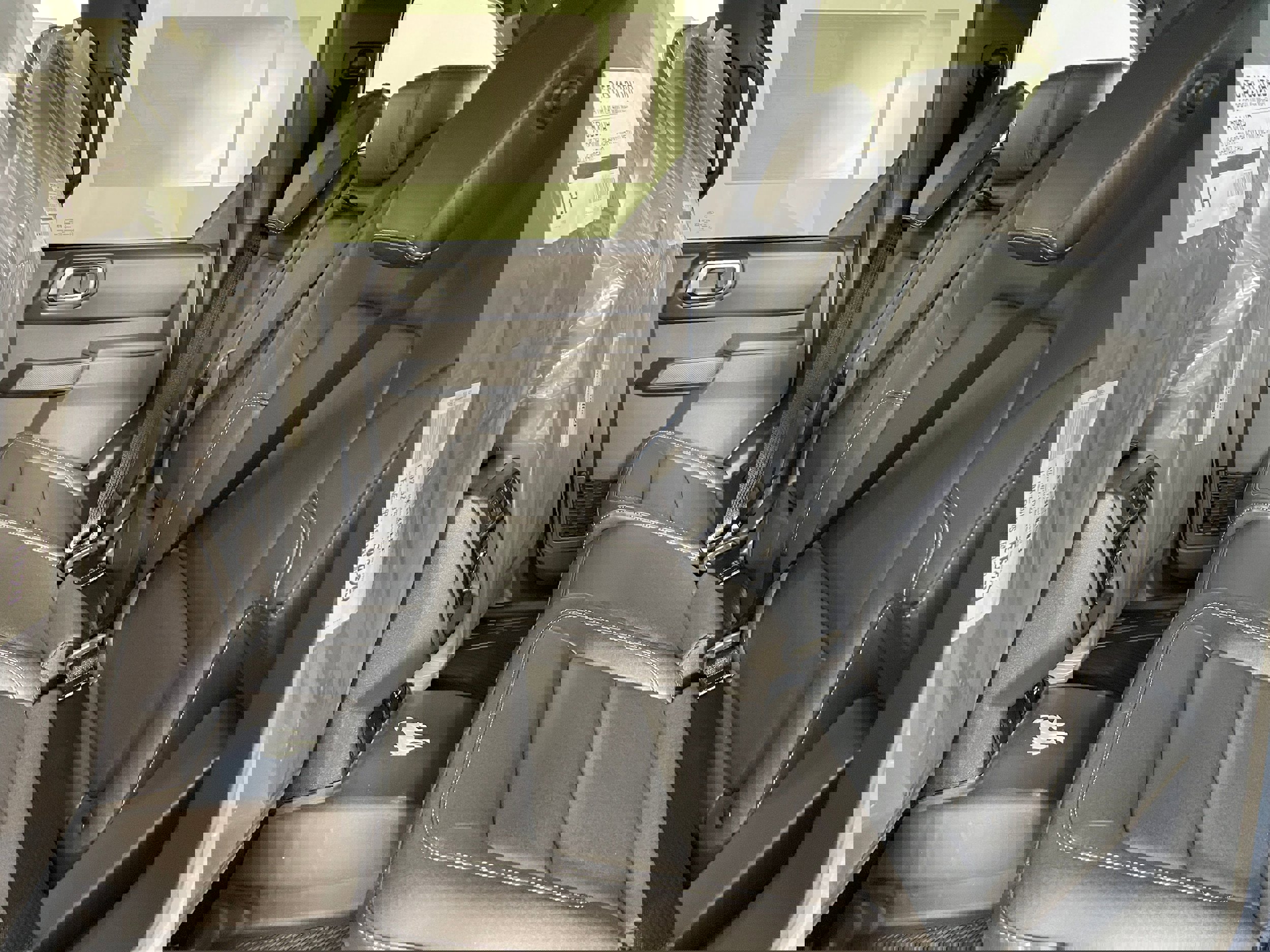 New 2025 Ford Bronco Badlands image 4