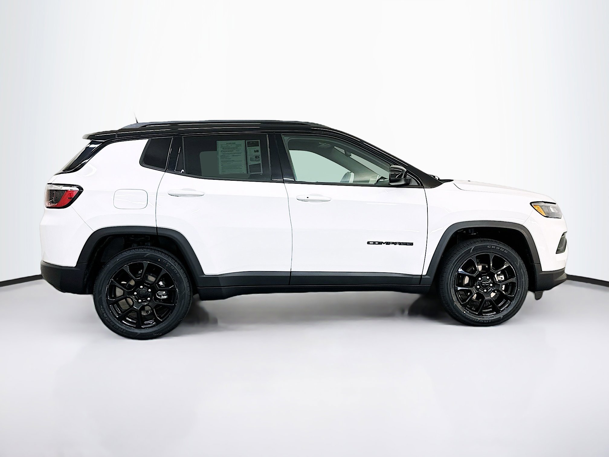 Used 2022 Jeep Compass Altitude image 10