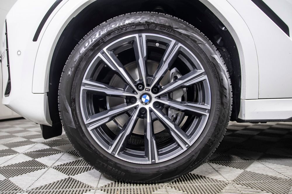 Used 2024 BMW X6 xDrive40i w/ Parking Assistance Package image 42