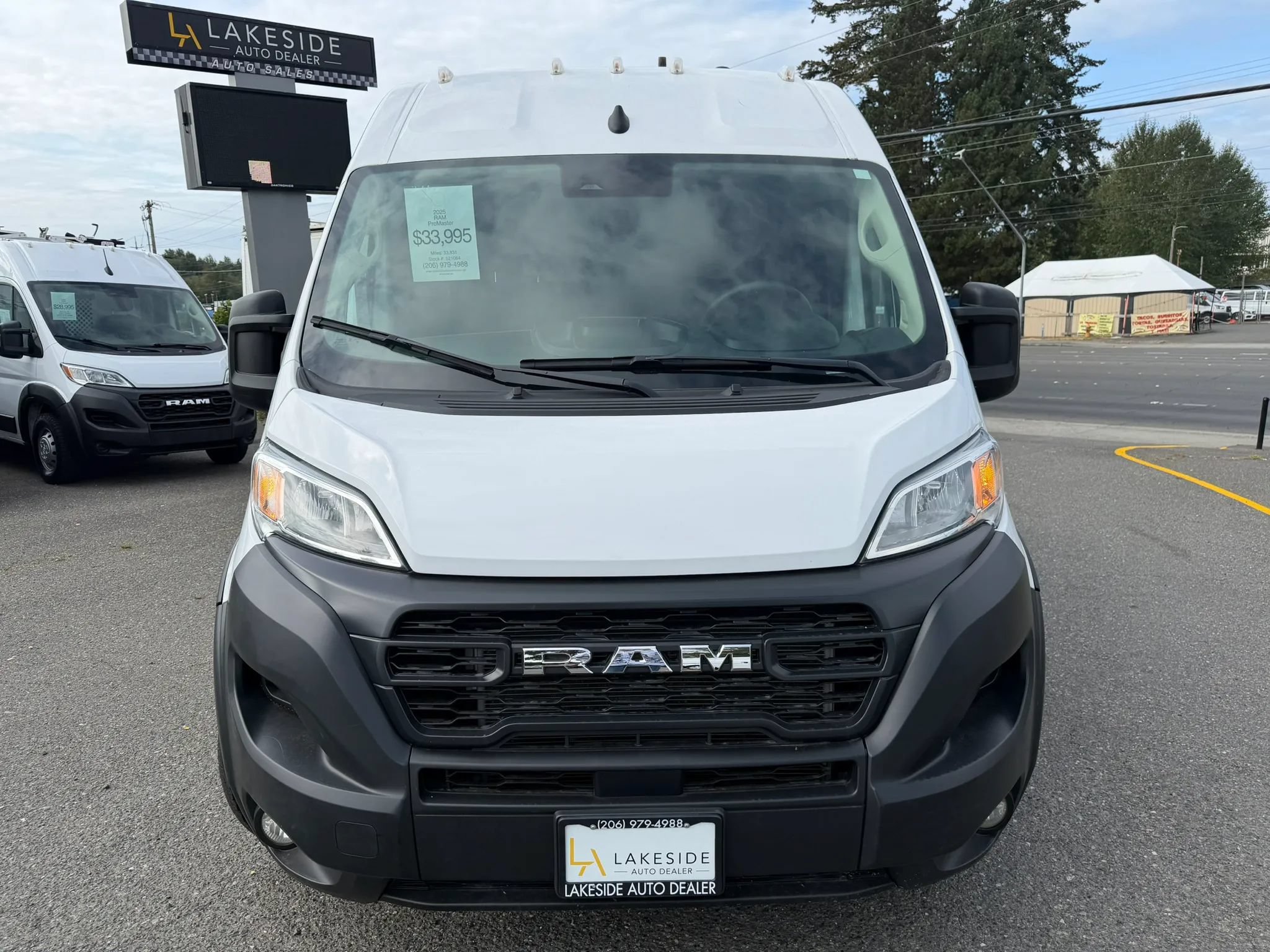 Used 2025 RAM ProMaster 2500 w/ Convenience Group FWD image 2