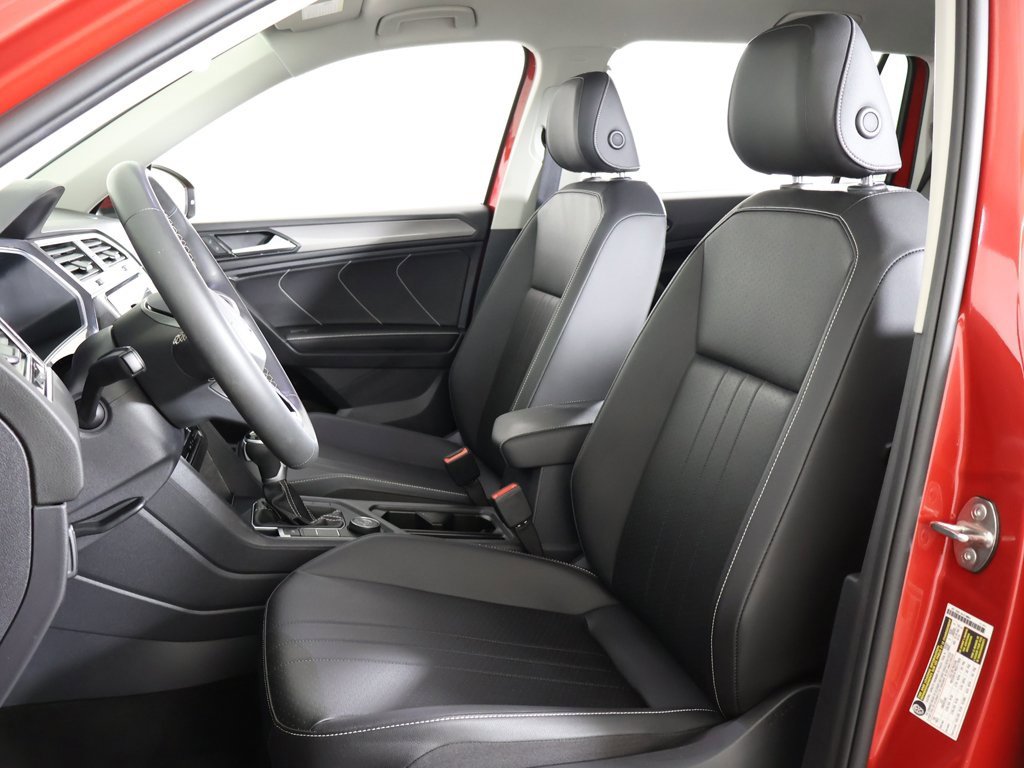Used 2023 Volkswagen Tiguan SE image 29