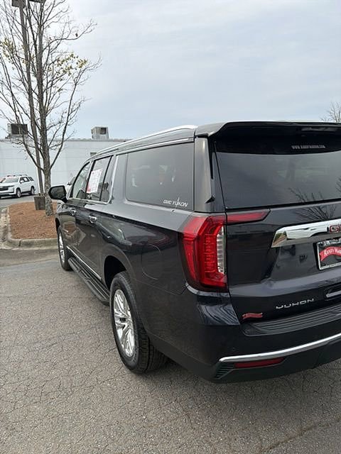Used 2023 GMC Yukon XL SLT image 9