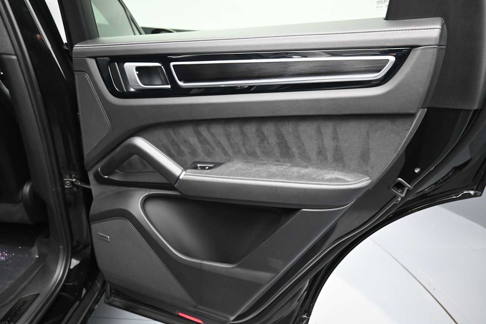 Certified 2023 Porsche Cayenne GTS AWD/4WD image 22