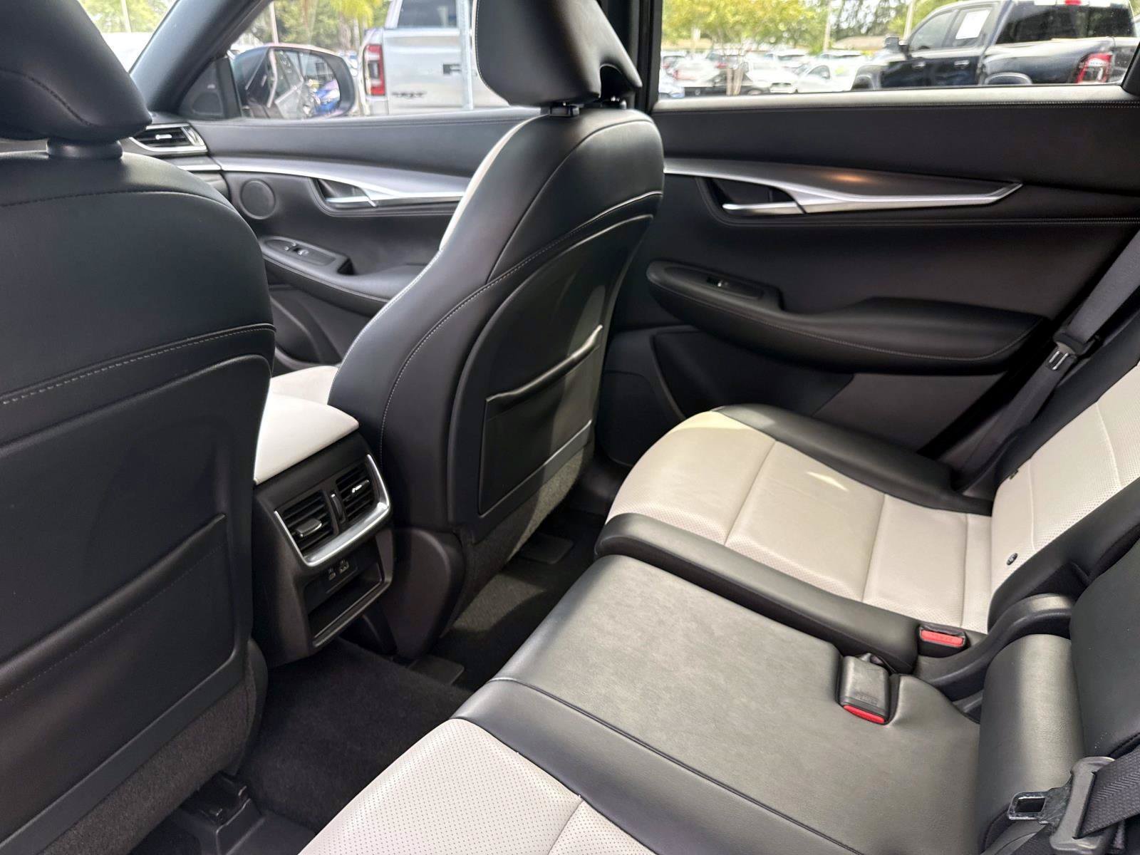 Used 2023 INFINITI QX55 Luxe w/ Cargo Package AWD/4WD image 15
