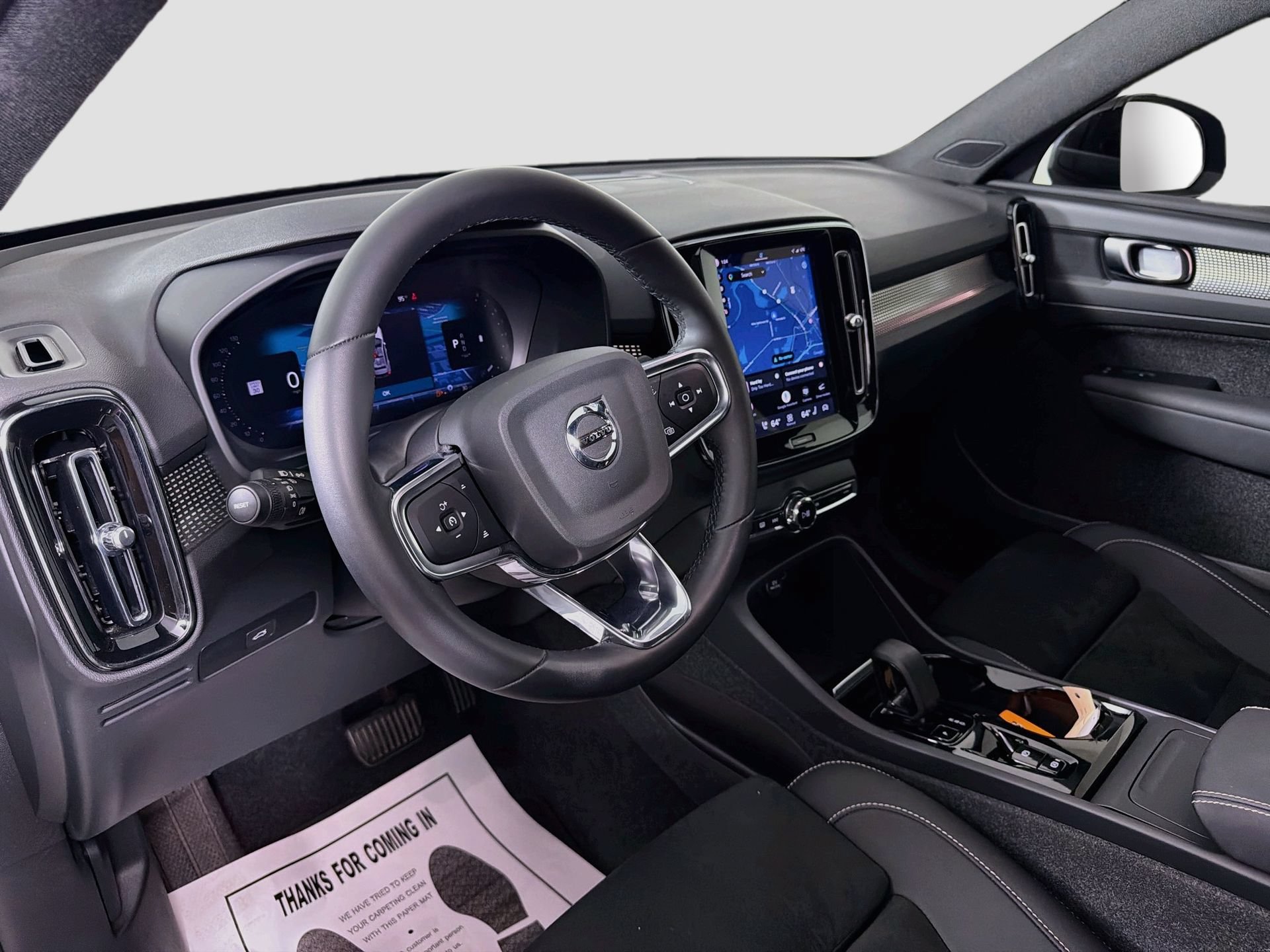 Certified 2023 Volvo XC40 B5 Plus w/ Climate Package AWD/4WD image 10