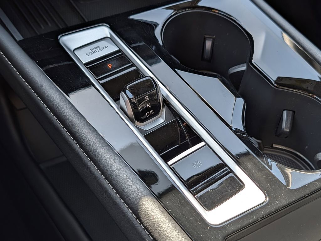 Used 2025 Volkswagen Atlas SE AWD/4WD image 40