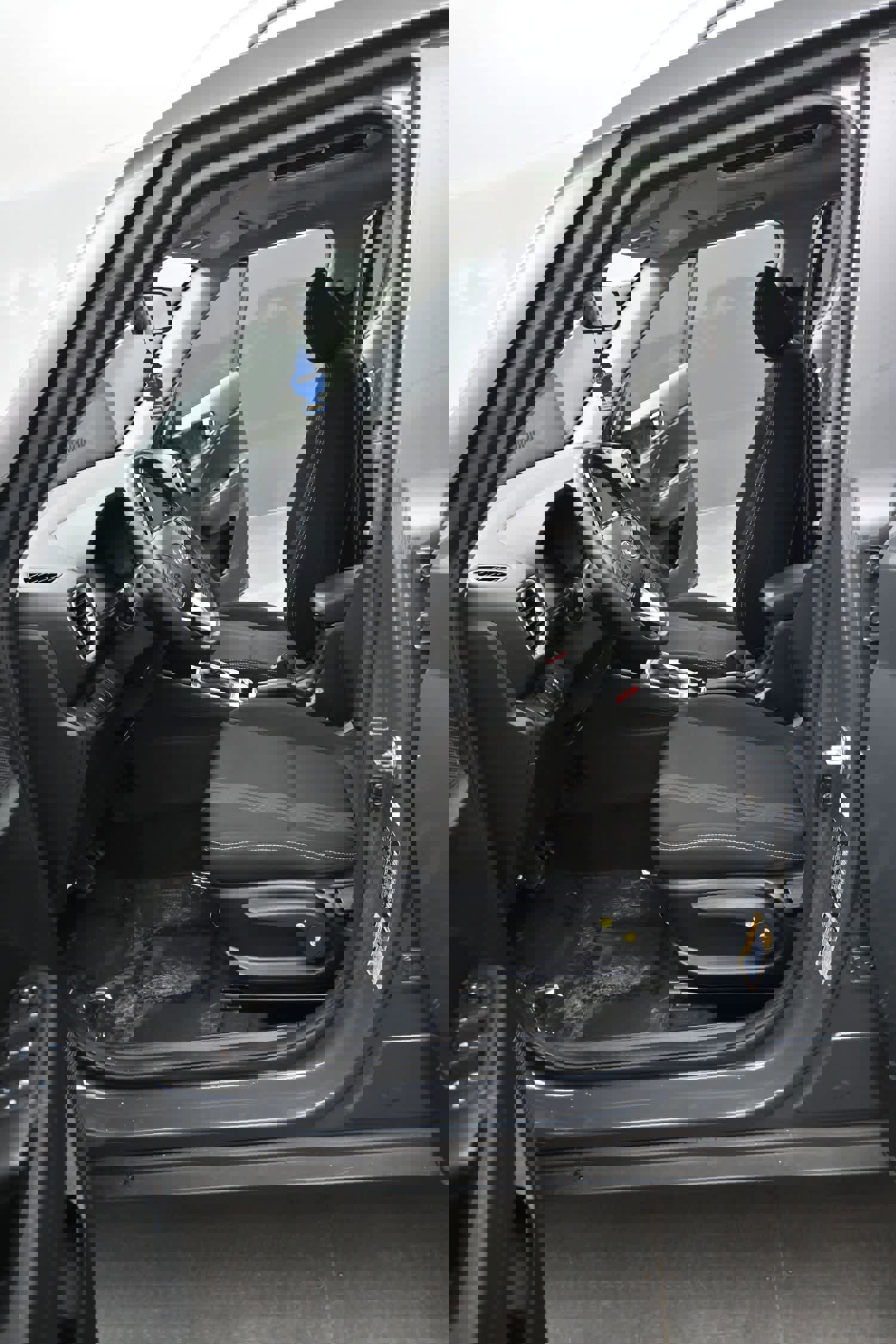 Certified 2024 Hyundai Venue SEL image 16