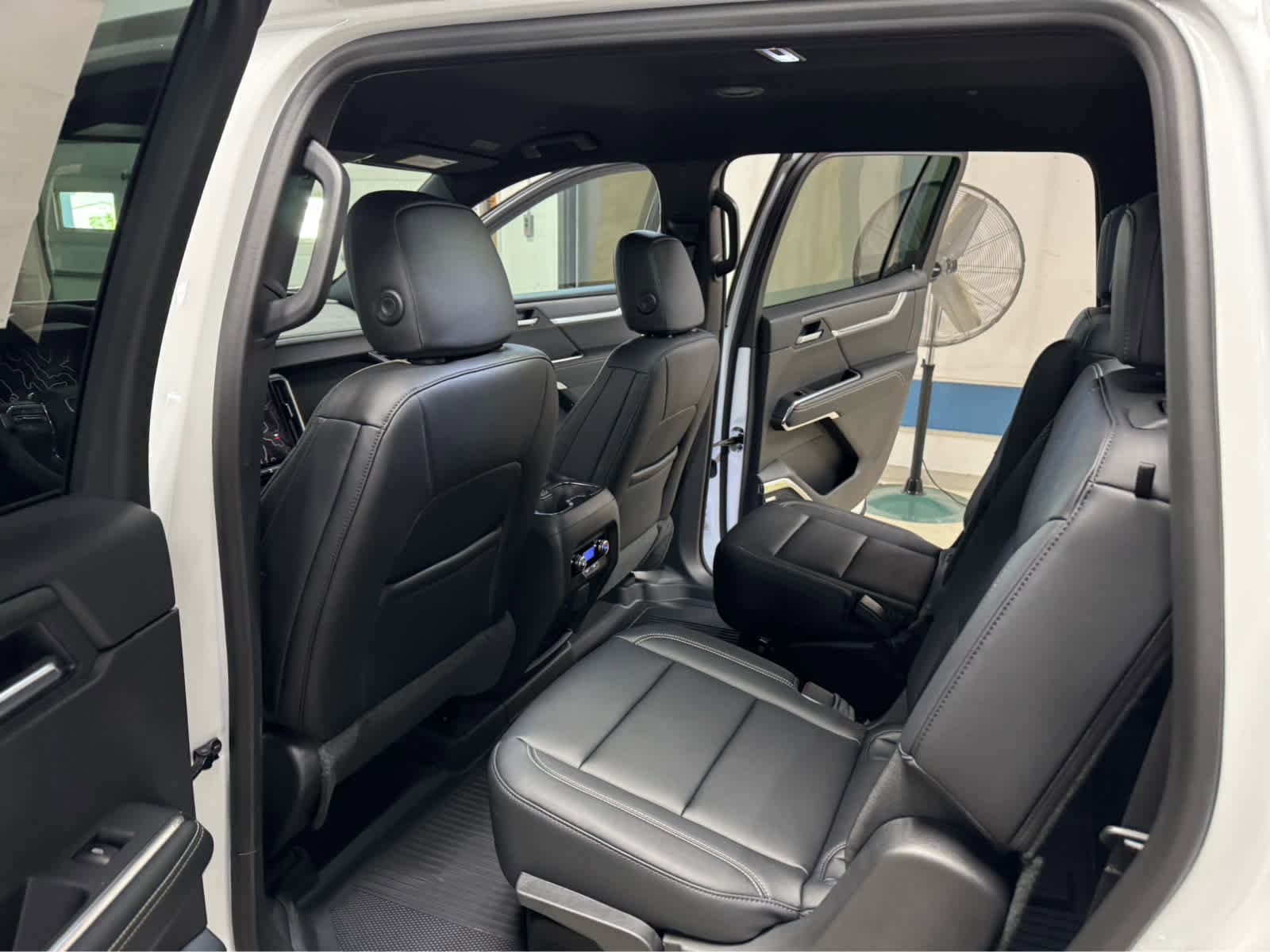 New 2026 GMC Acadia Elevation image 14