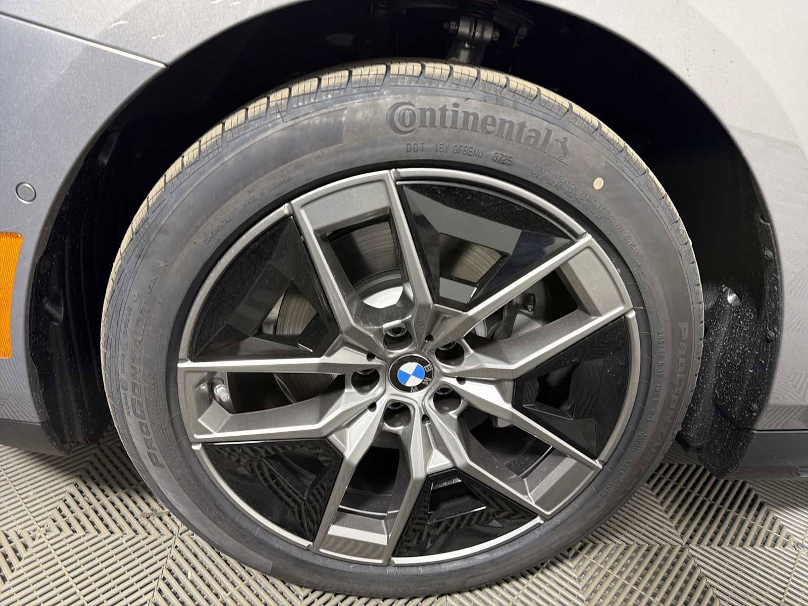 New 2026 BMW 530i xDrive w/ Convenience Package image 10