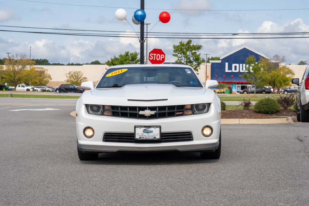 Used 2011 Chevrolet Camaro SS RWD image 2