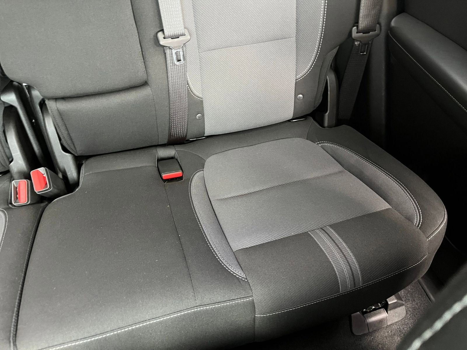 Used 2025 Chevrolet Blazer LT image 38