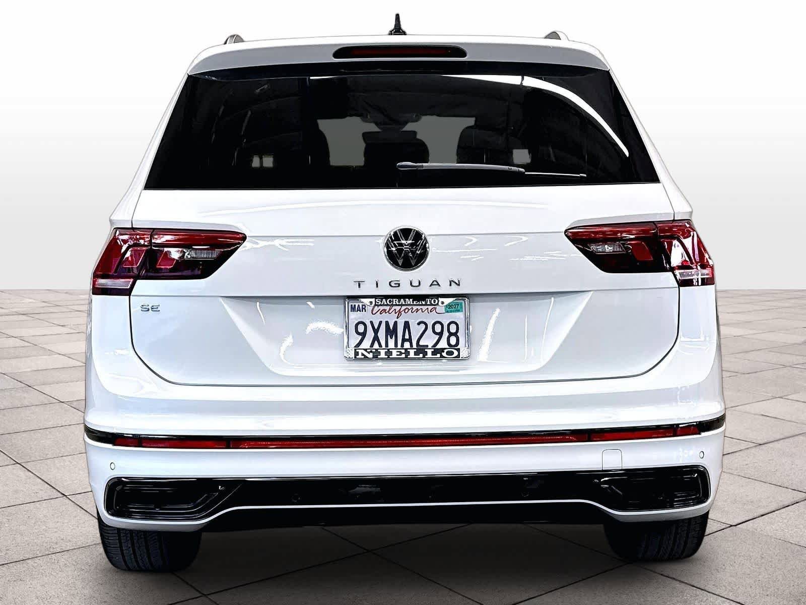 Used 2024 Volkswagen Tiguan SE R-Line FWD image 8