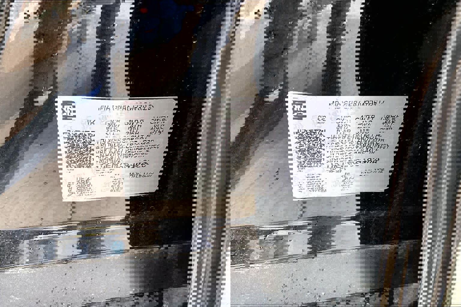 Used 2025 GMC Acadia Elevation image 32