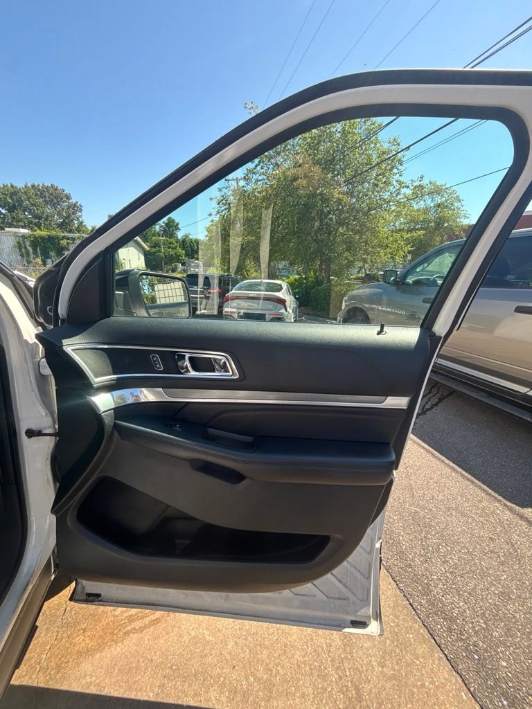 Used 2016 Ford Explorer Sport AWD/4WD image 23