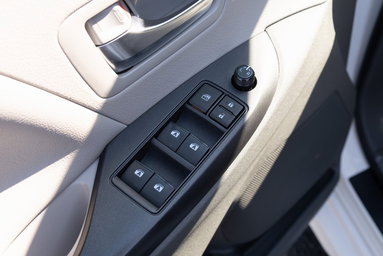 Used 2020 Toyota Sienna LE image 14