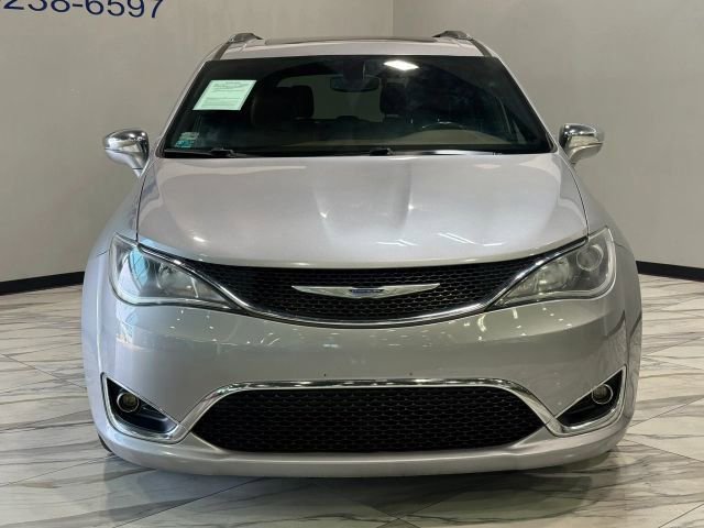 Used 2020 Chrysler Pacifica Limited FWD image 3