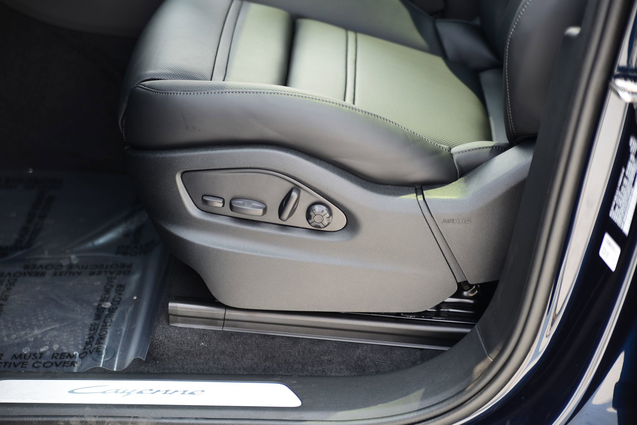 Certified 2026 Porsche Cayenne Coupe AWD image 28