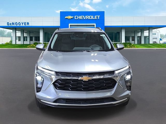 New 2026 Chevrolet Trax LT w/ Driver Confidence Package FWD image 3