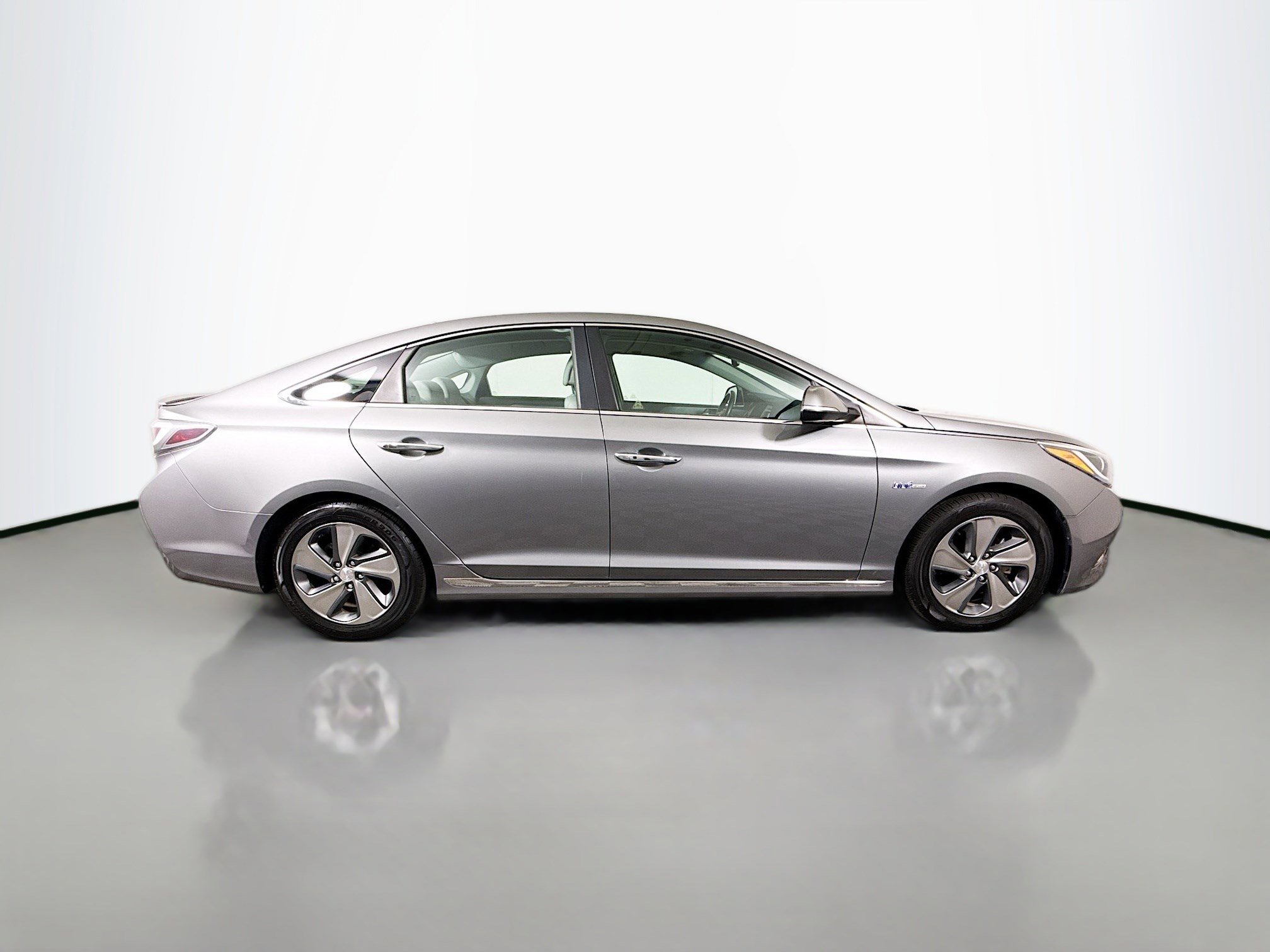 Used 2017 Hyundai Sonata Plug-In Hybrid image 11