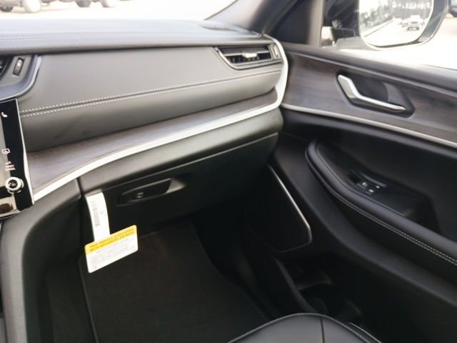 New 2026 Jeep Grand Cherokee Limited w/ Limited Altitude Package image 33