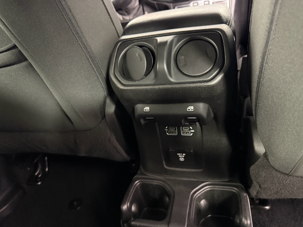 Used 2018 Jeep Wrangler Unlimited Sahara image 16