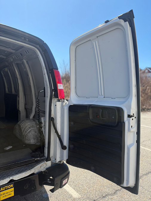 Used 2021 Chevrolet Express 3500 w/ Driver Convenience Package image 18