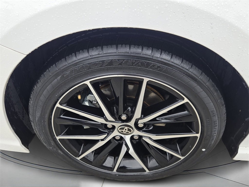 Used 2024 Toyota Camry SE image 9