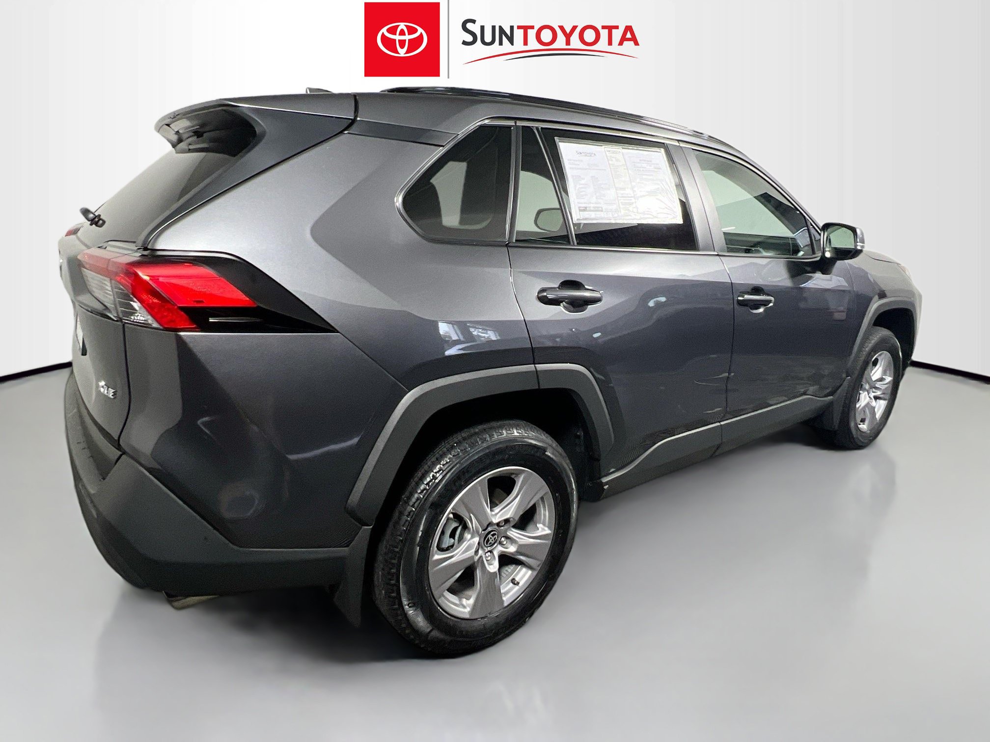 Used 2025 Toyota RAV4 XLE w/ Convenience Package FWD image 4
