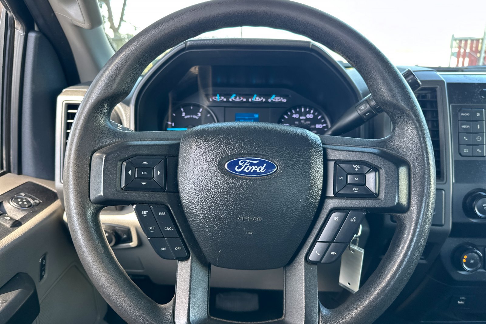 Used 2022 Ford F550 Luxury RWD image 19