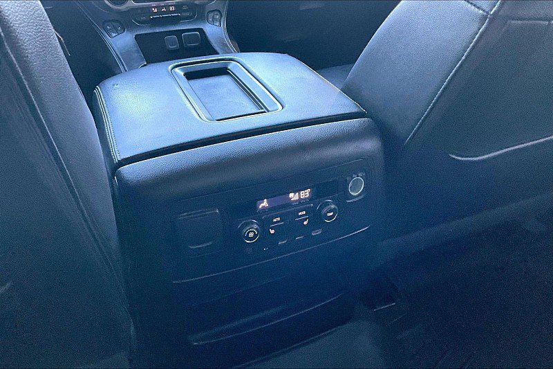 Used 2018 GMC Yukon SLT w/ Open Road Package AWD/4WD image 10