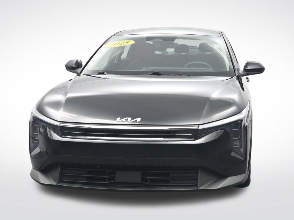 Used 2025 Kia K4 FWD image 2