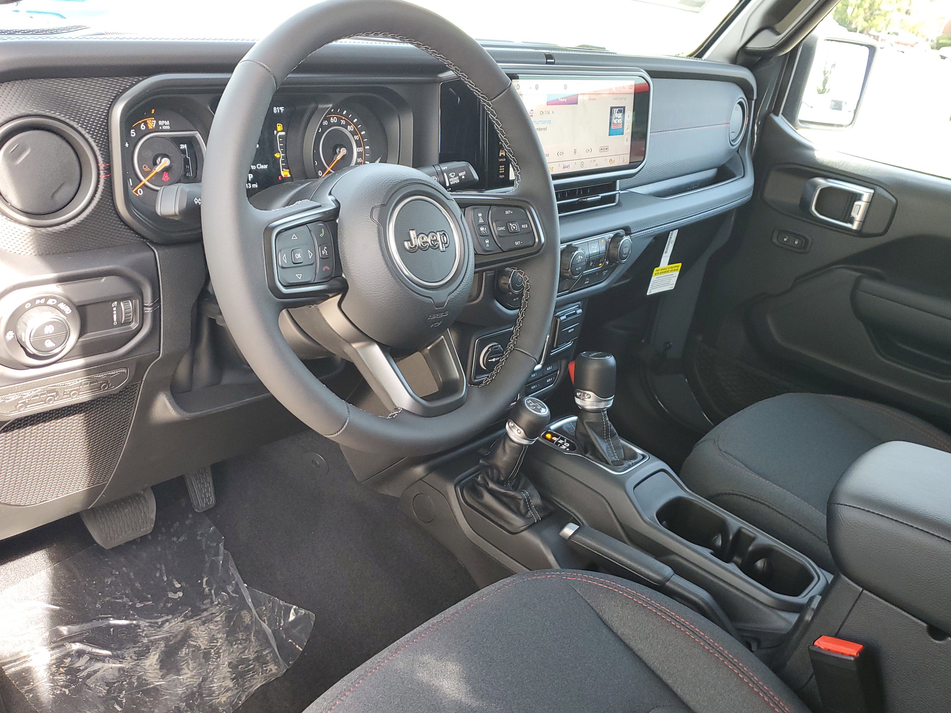 New 2025 Jeep Gladiator Rubicon image 17