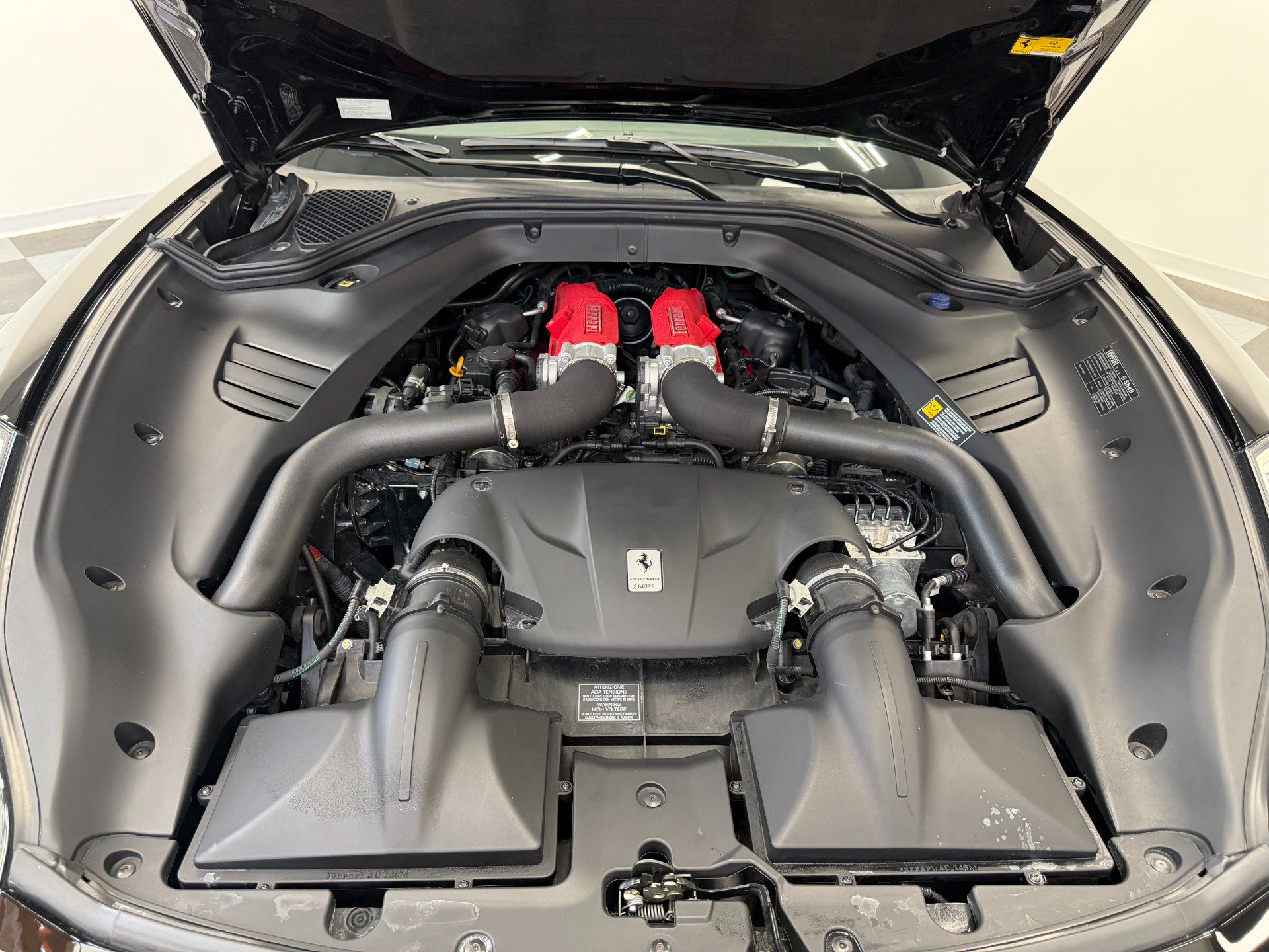 Used 2016 Ferrari California T RWD image 25
