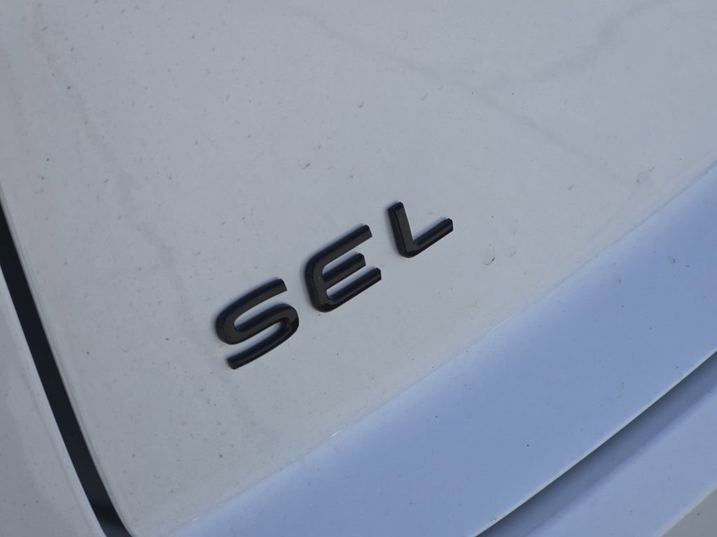 New 2026 Volkswagen Atlas Cross Sport SEL R-Line image 9