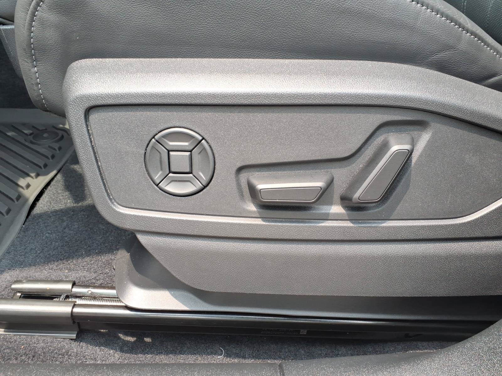 Used 2025 Audi Q5 Prestige AWD/4WD image 22