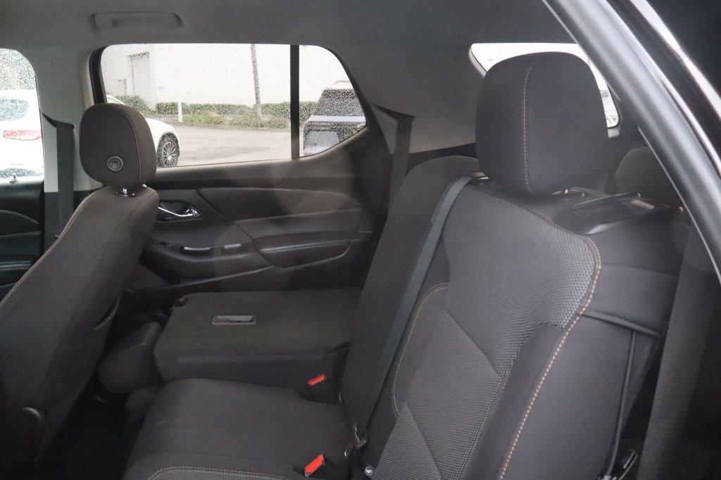 Used 2021 Chevrolet Traverse LS FWD image 32