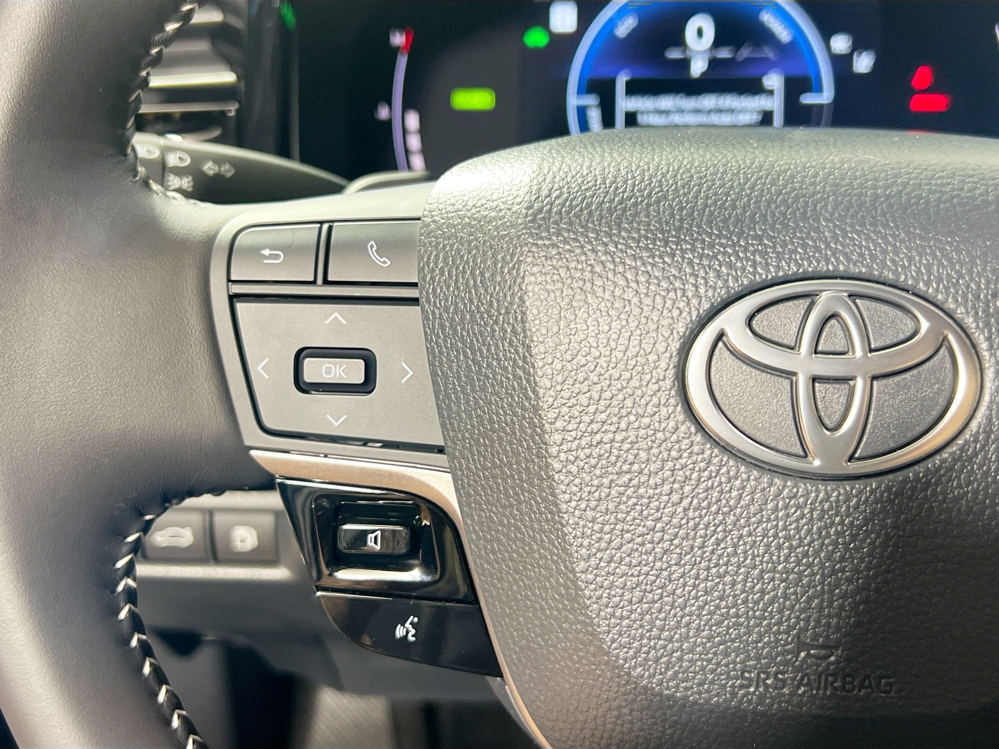 Used 2026 Toyota Camry SE FWD image 18