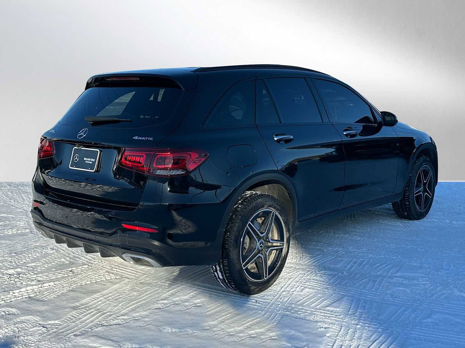 Used 2022 Mercedes-Benz GLC 300 4MATIC image 3