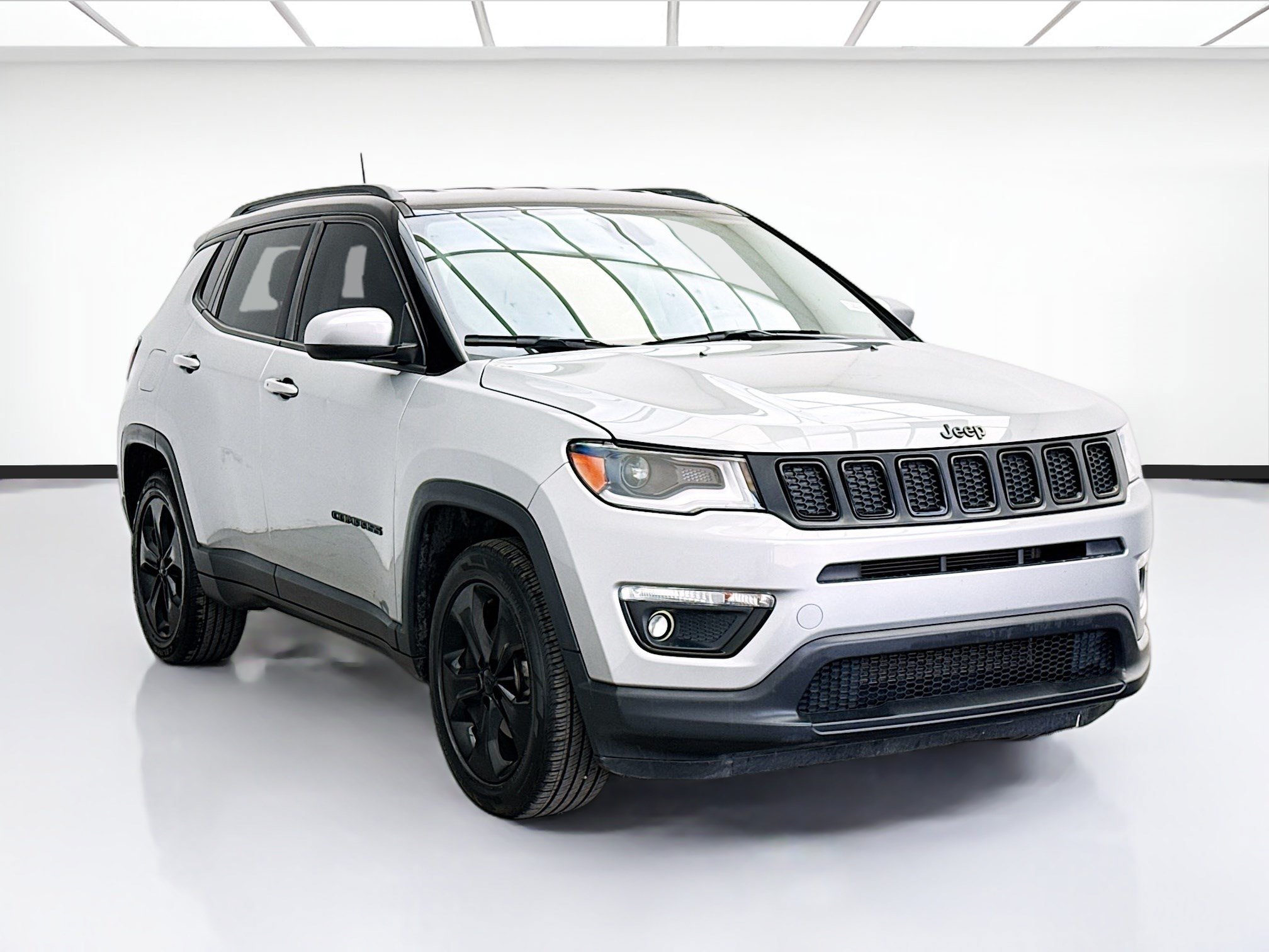 Used 2020 Jeep Compass Latitude FWD image 3