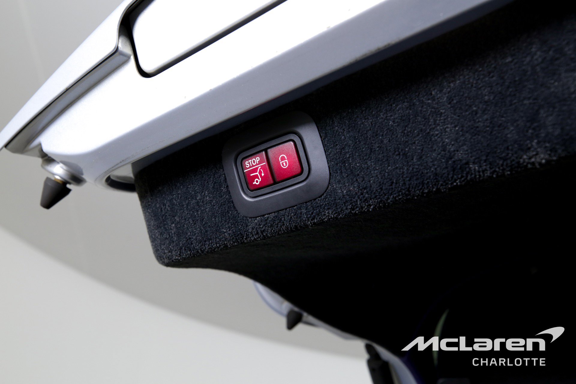 Used 2021 Aston Martin DBX image 23