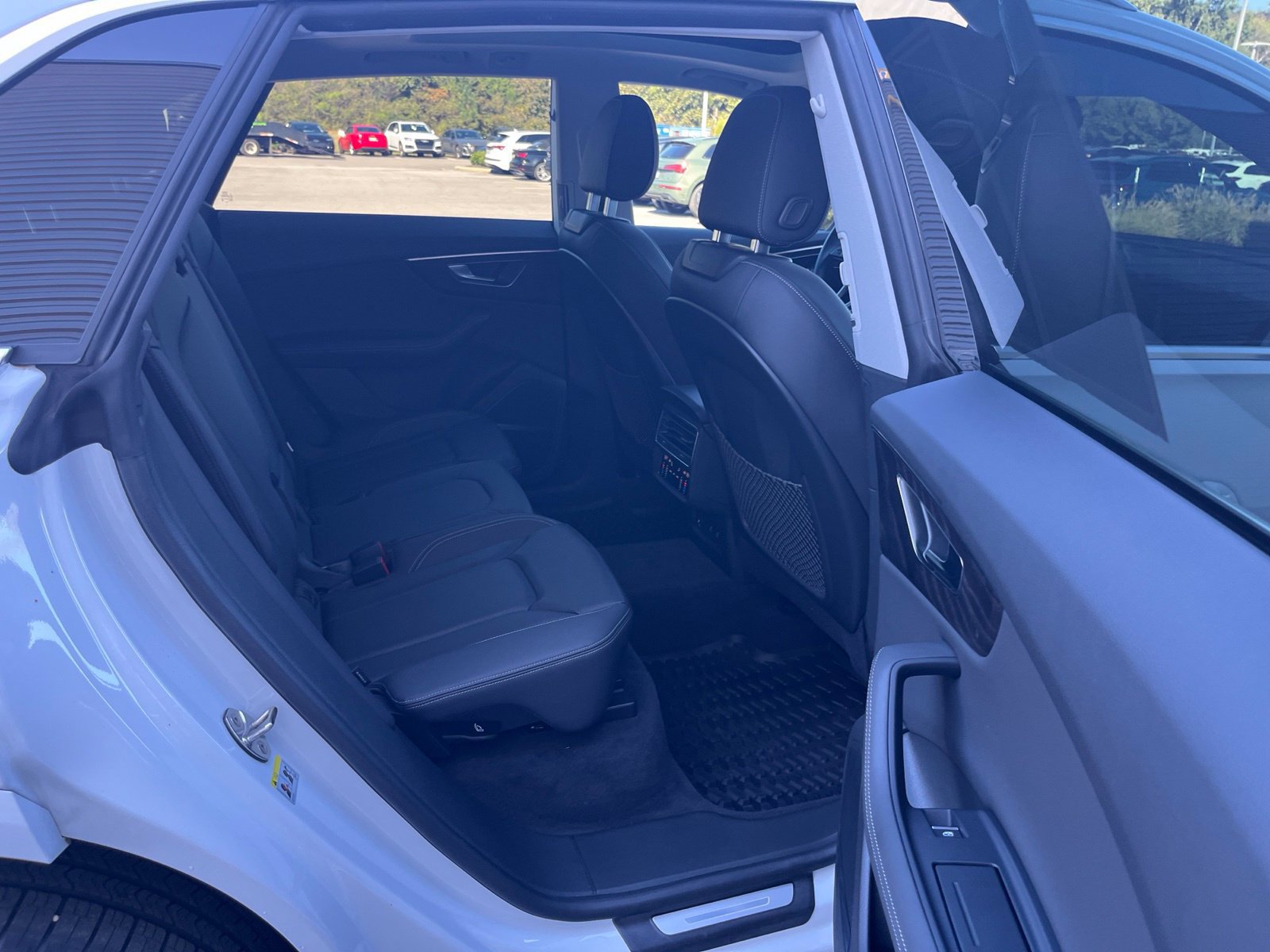 Used 2023 Audi Q8 Premium Plus AWD/4WD image 35