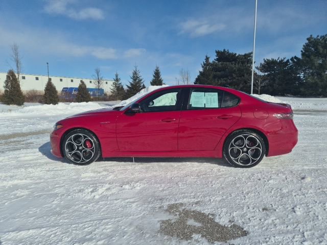 Used 2024 Alfa Romeo Giulia Veloce image 10