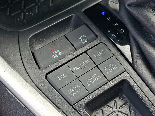 Certified 2024 Toyota RAV4 LE AWD/4WD image 15
