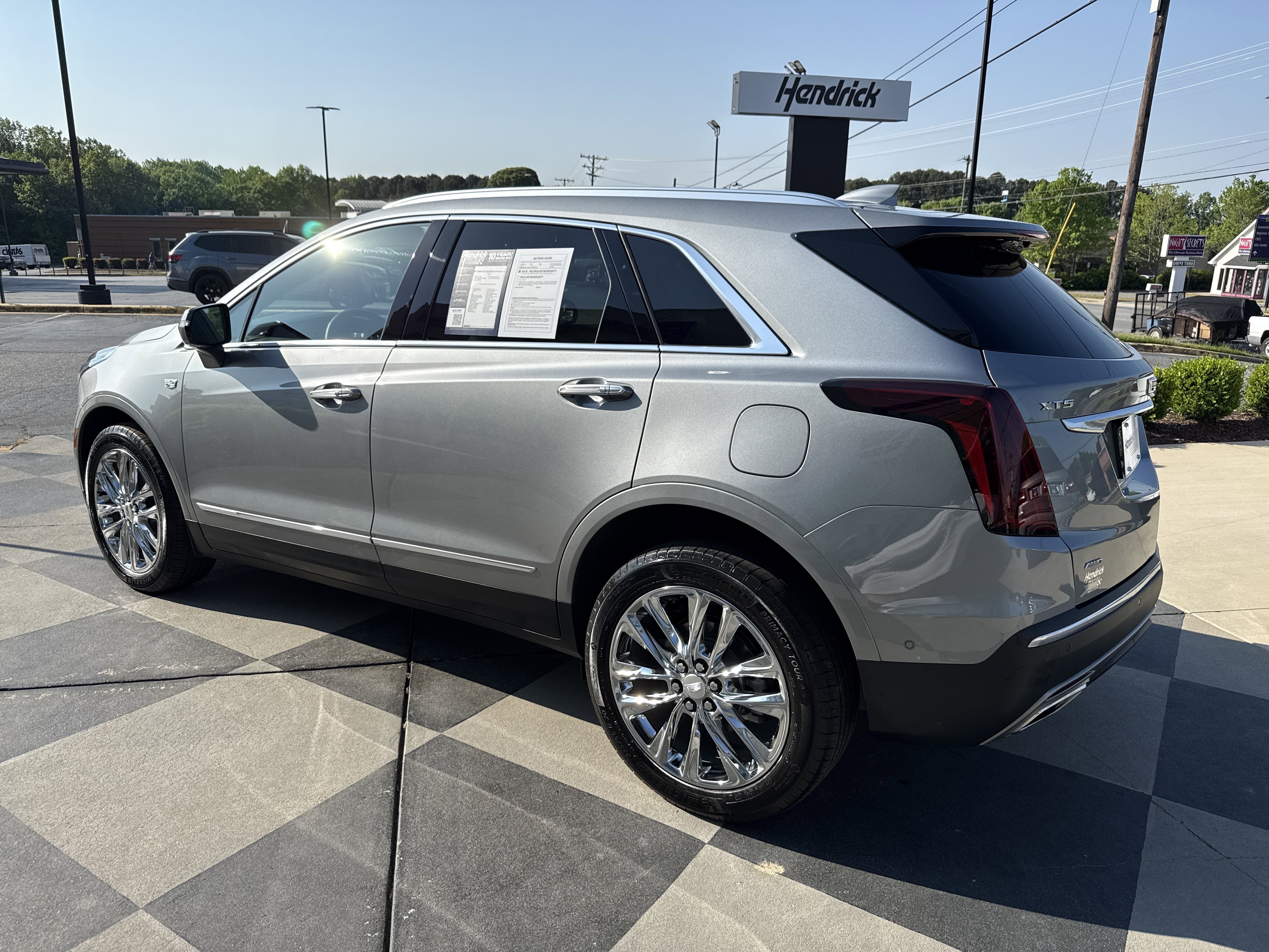 Used 2025 Cadillac XT5 Premium Luxury w/ Technology Package AWD/4WD image 8